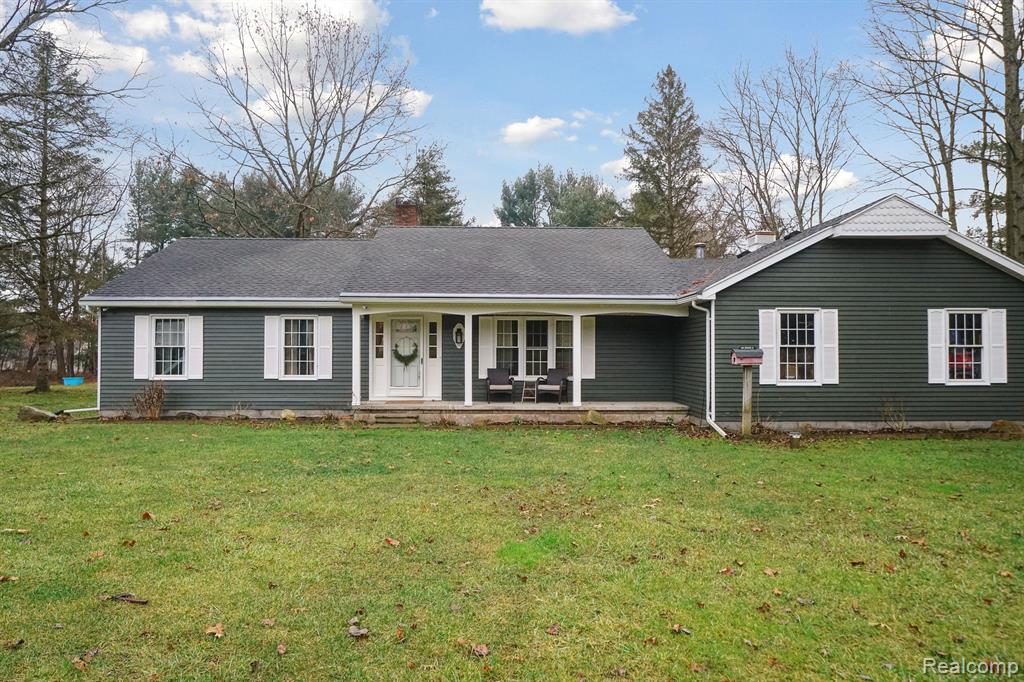 4186 BRANDON Drive, Howell, MI 48843 — Photo 2