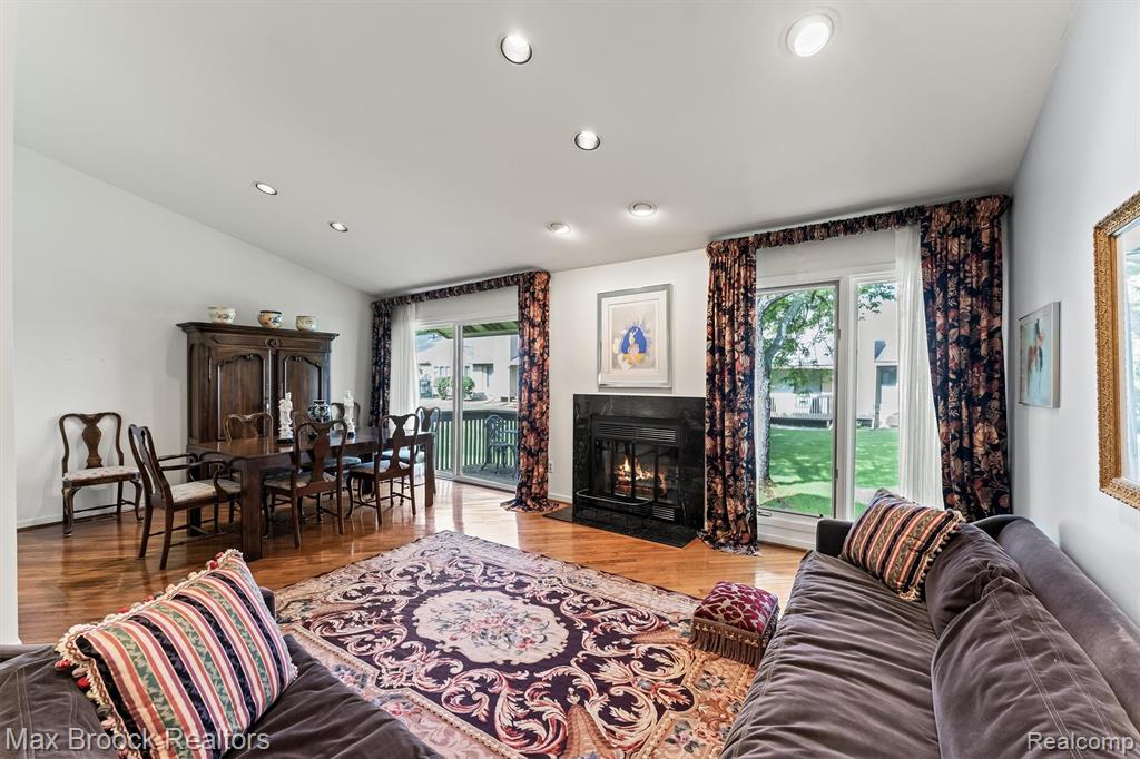 4159 Foxpointe Drive, West Bloomfield, MI 48323 — Photo 9
