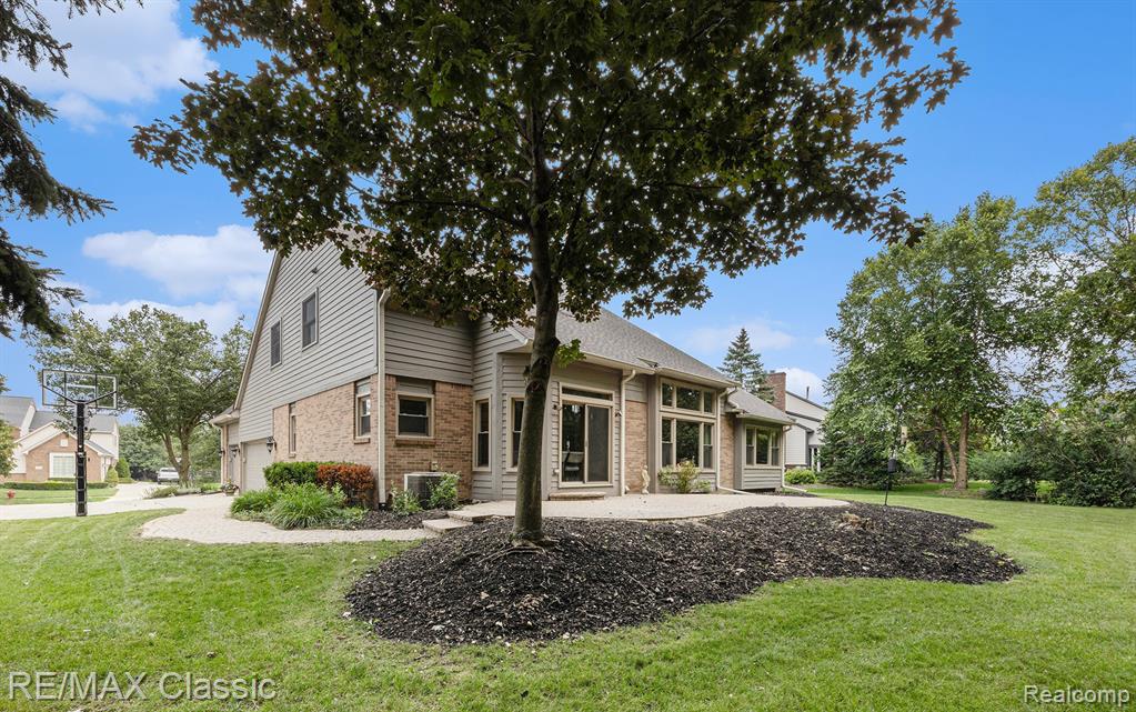 45483 Addington Lane, Novi, MI — Photo 30