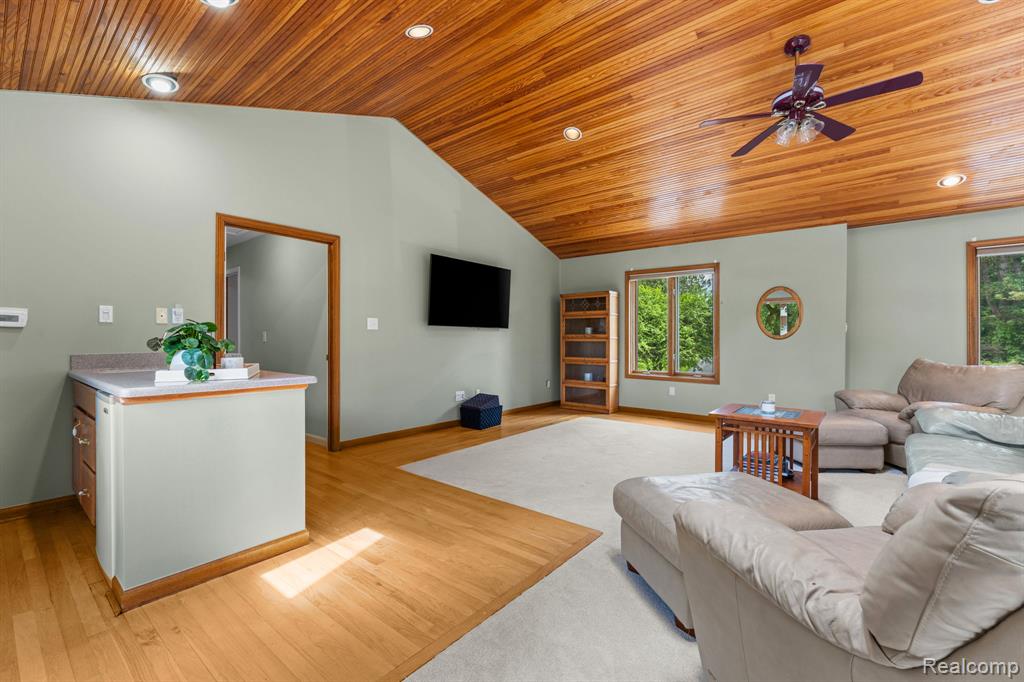 2325 7 Mile Road, South Lyon, MI 48178 — Photo 52