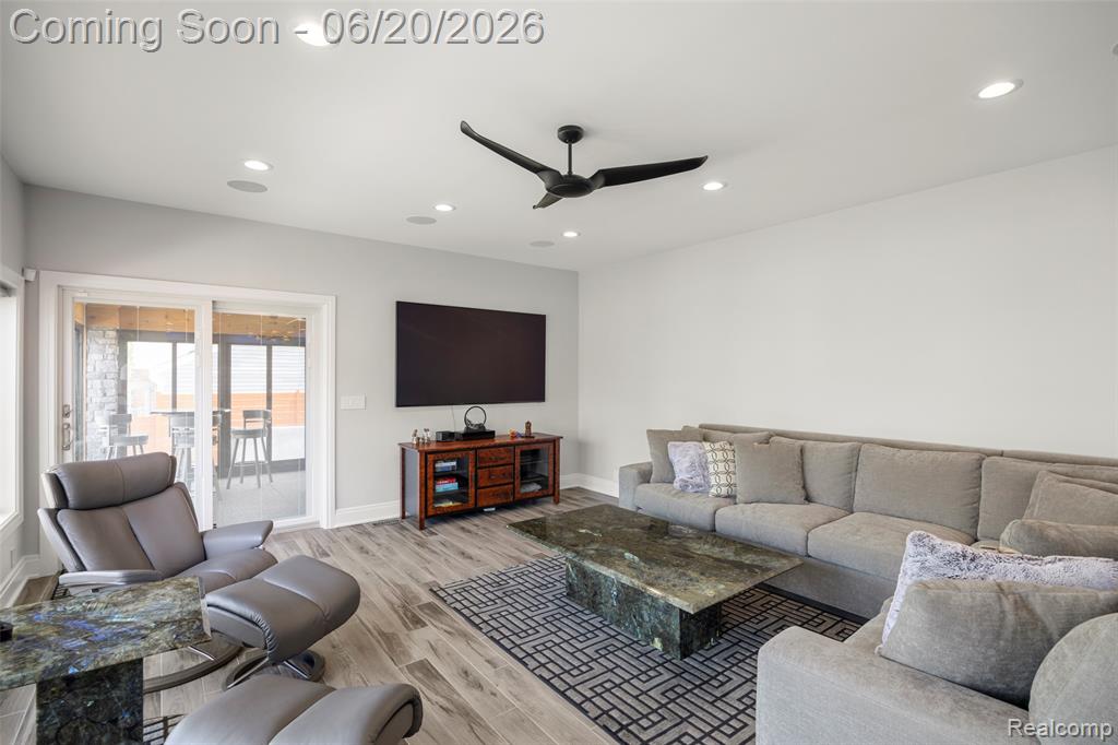 22491 E 10 Mile Road, Saint Clair Shores, MI 48080 — Photo 19