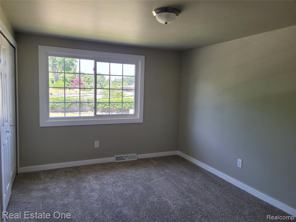 4212 Halkirk Drive, Waterford, MI 48329 — Photo 22