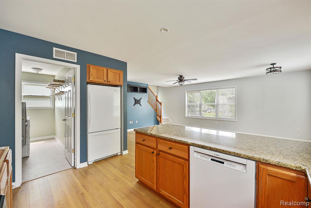 7860 LAKESHORE Road, Whitmore Lake, MI 48189 — Photo 23