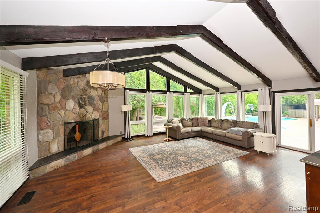 31310 Foxboro Way, Beverly Hills, MI 48025 — Photo 6