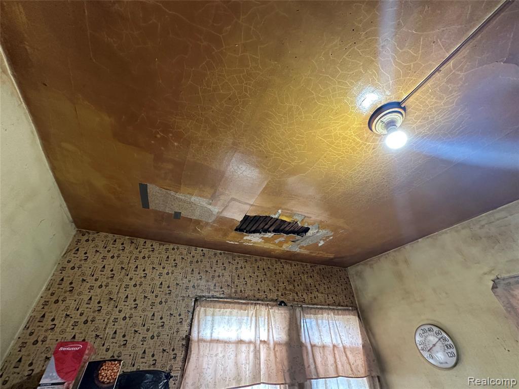 5042 Pennsylvania Street, Detroit, MI 48213 — Photo 8