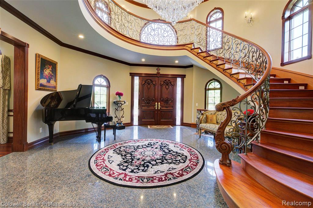 4546 Forest Edge Lane, West Bloomfield, MI 48323 — Photo 12