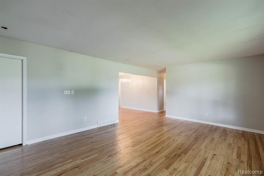 7709 Shelley Drive, Clarkston, MI 48348 — Photo 22