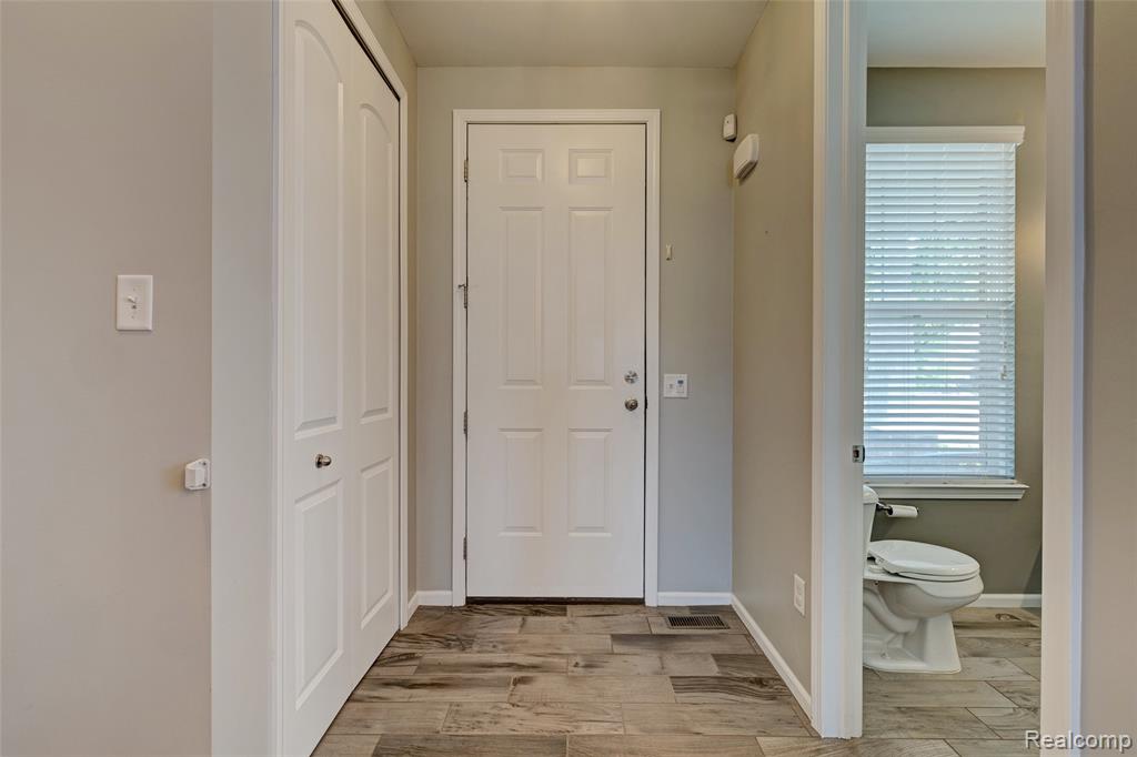 28545 Cottage Lane, New Hudson, MI 48165 — Photo 2