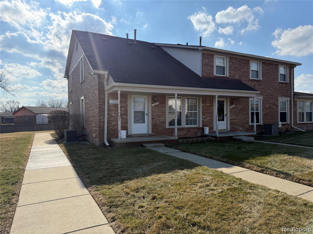 28404 Longmeadow Lane, Brownstown, MI 48183 — Photo 2