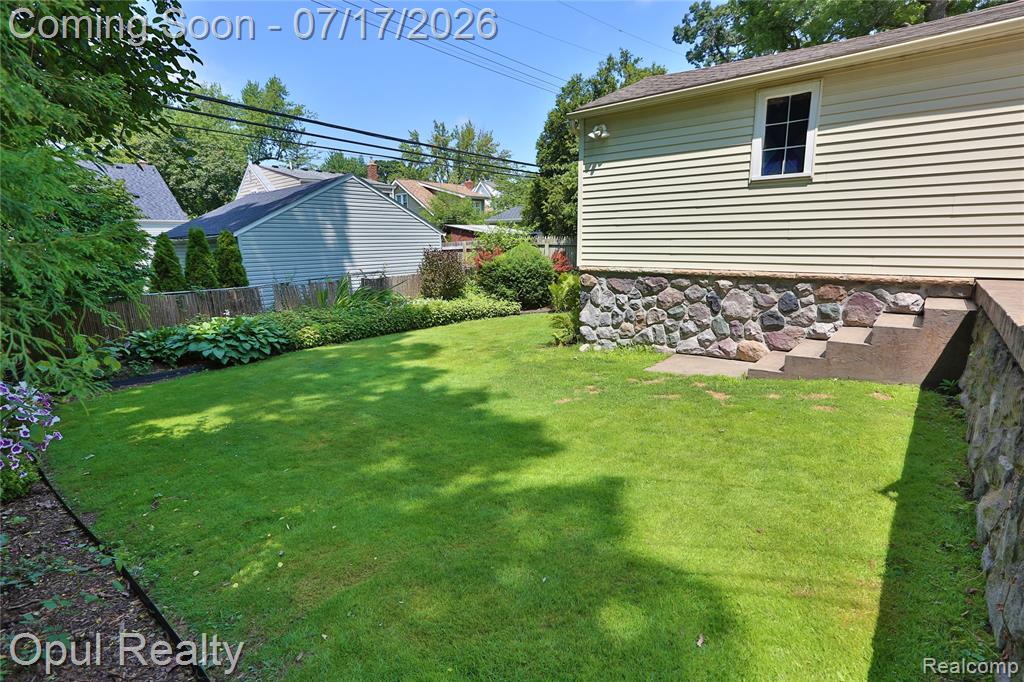 905 Forestdale Road, Royal Oak, MI 48067 — Photo 8