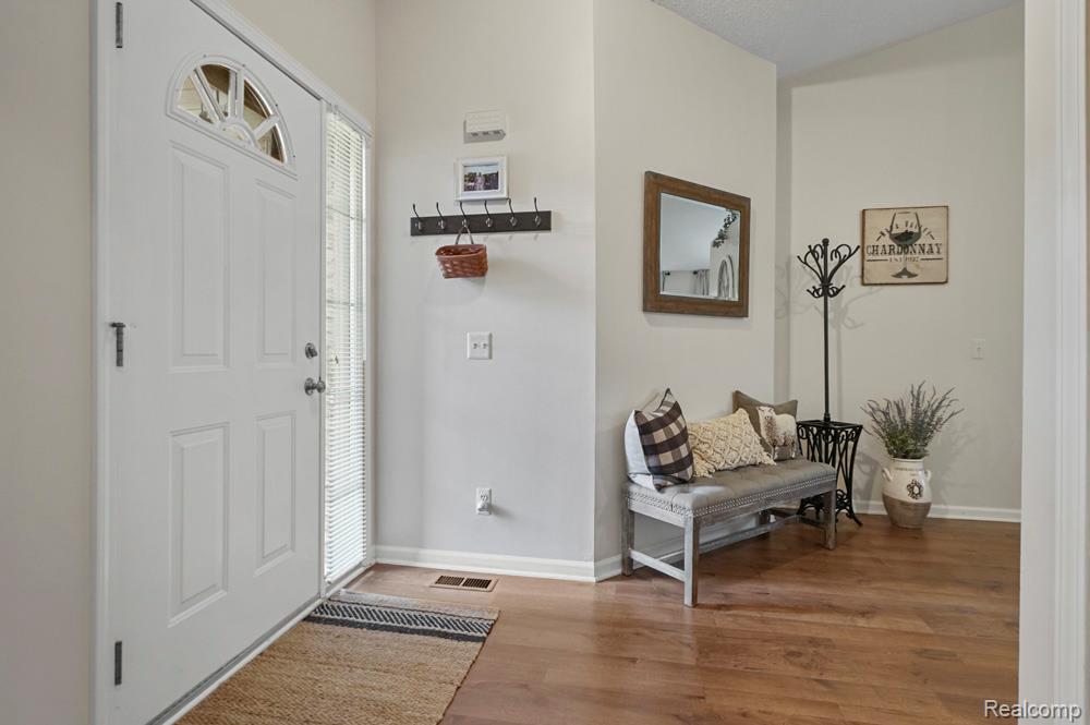 22230 Quail Run Circle, 1, South Lyon, MI 48178 — Photo 6