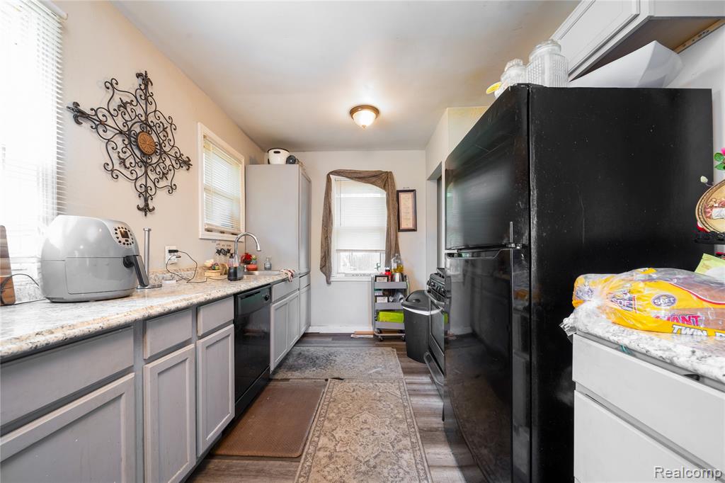 667 Raskob Street, Pontiac, MI 48340 — Photo 4