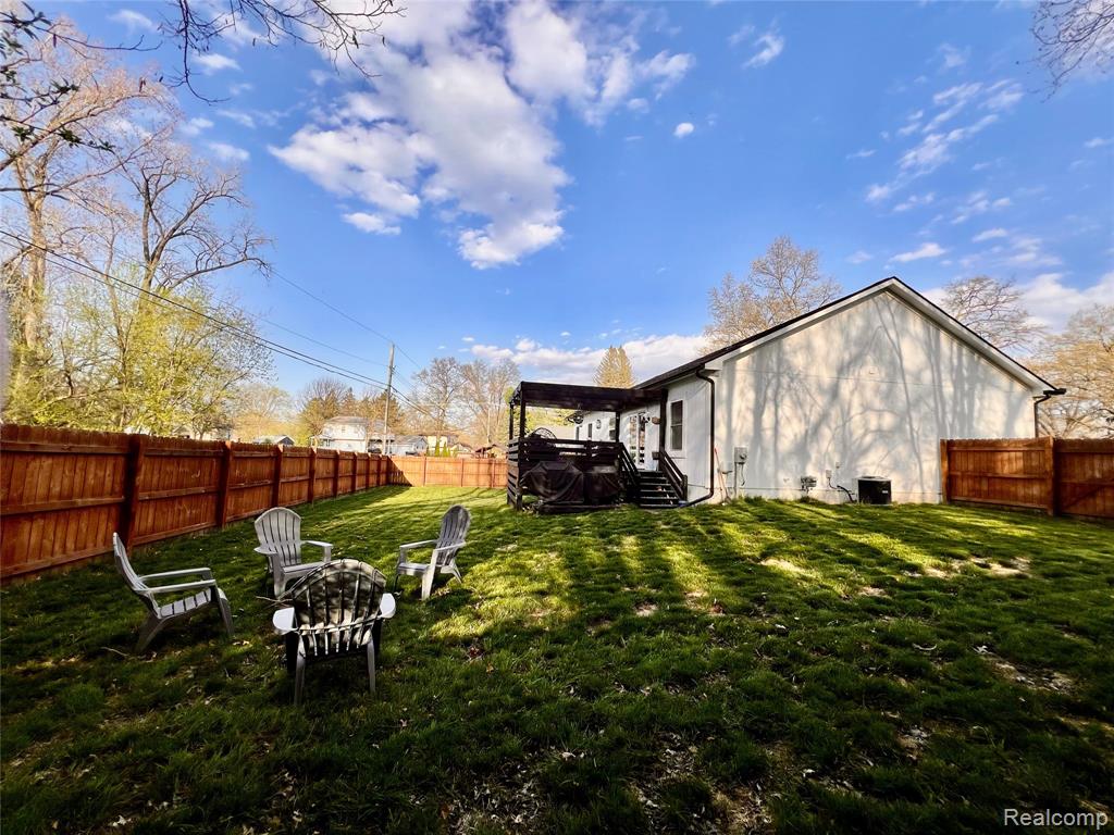 5730 Crescent Road, Waterford, MI 48327 — Photo 31