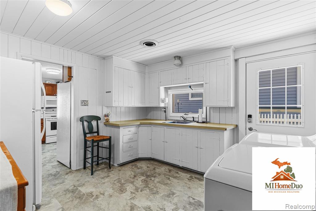 1947 Strait Tow Boulevard, Crystal, MI 48818 — Photo 23