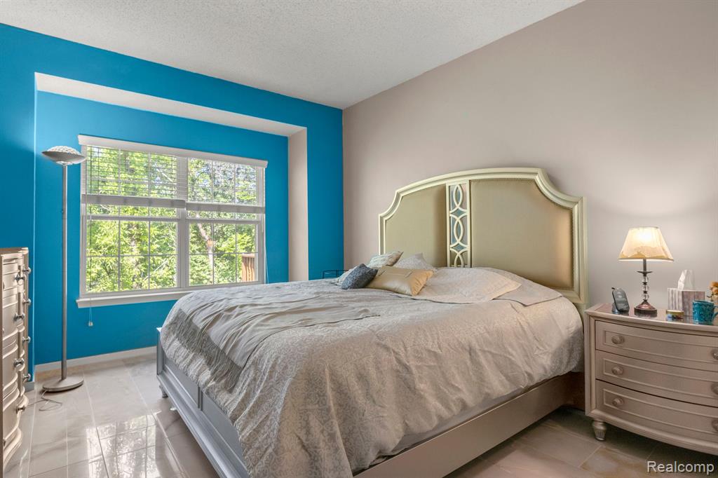 30997 CENTENNIAL Drive, Novi, MI 48377 — Photo 19