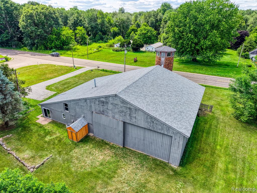 15921 W M 36, Pinckney, MI 48169