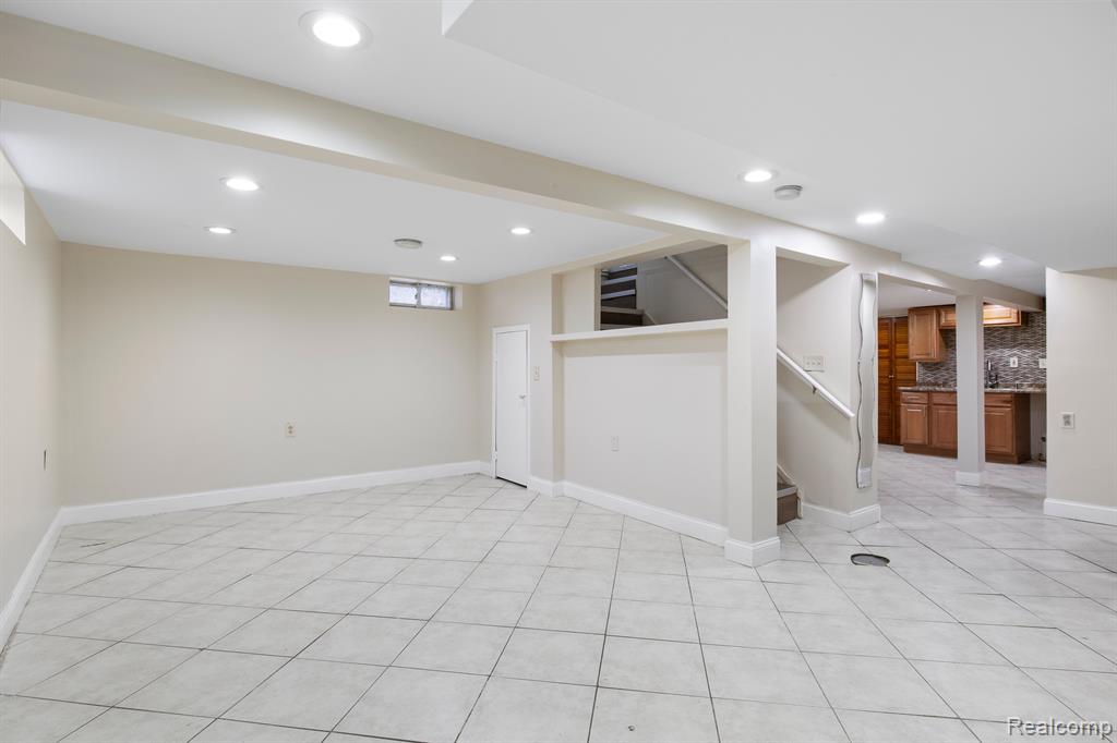 6115 YINGER Avenue, Dearborn, MI 48126 — Photo 28