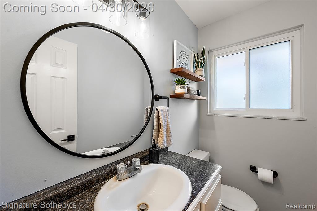 2682 Costa Mesa Road, Waterford, MI 48329 — Photo 10