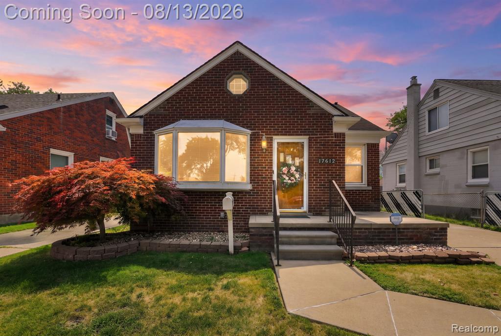 17612 Sprenger Avenue, Eastpointe, MI 48021