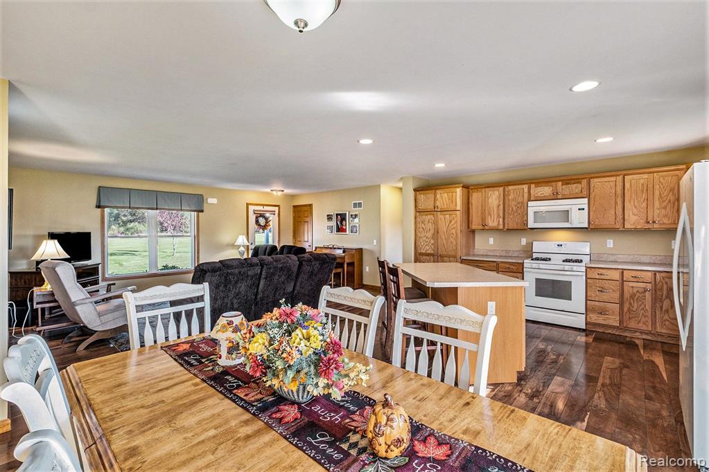 3720 CASTLE Road, North Branch, MI 48461 — Photo 5