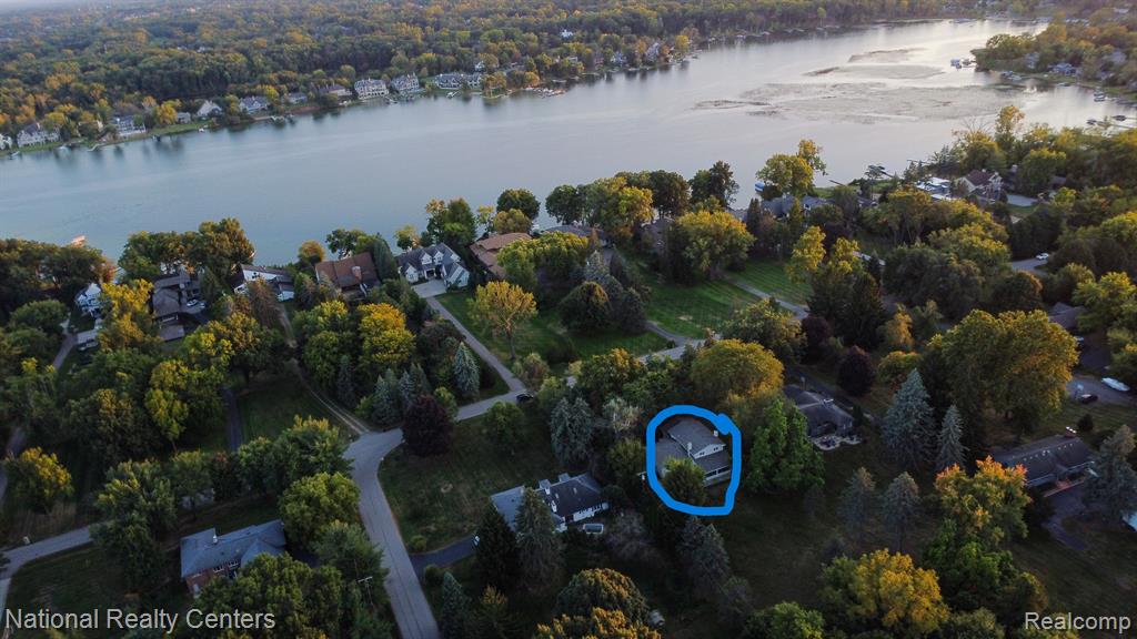 6050 UPPER STRAITS Boulevard, West Bloomfield, MI 48324 — Photo 5