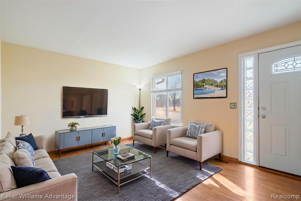 44528 WHITMAN Avenue, Canton, MI 48187 — Photo 4