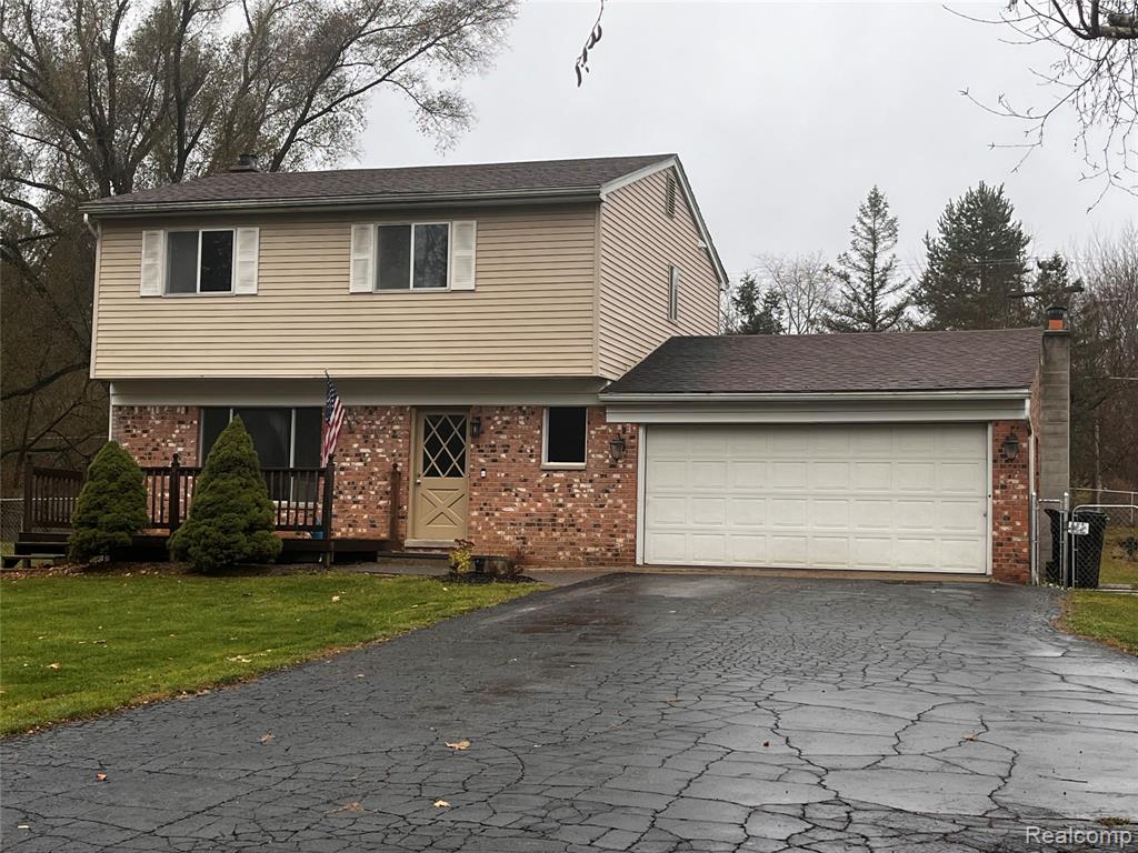 11048 Silver Drive, Whitmore Lake, MI 48189 — front exterior