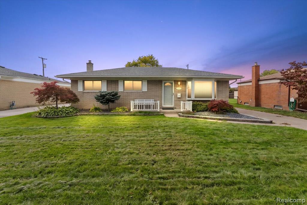 33759 Cornelissen Drive, Sterling Heights, MI 48312