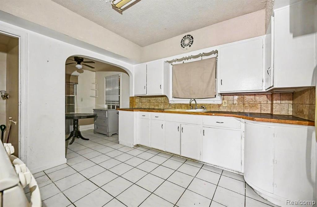 704 STUART Avenue, Kalamazoo, MI 49007 — Photo 15