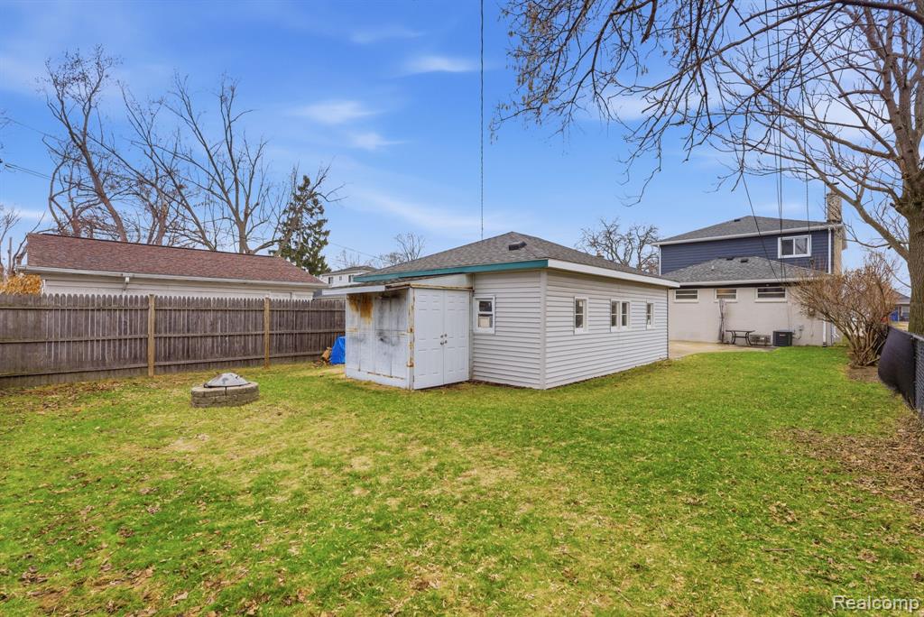 57 W Elmwood Avenue, Clawson, MI — Photo 31
