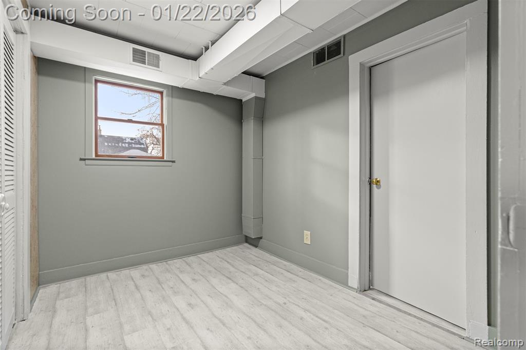 5903 N Silvery Lane, Dearborn Heights, MI 48127 — Photo 22