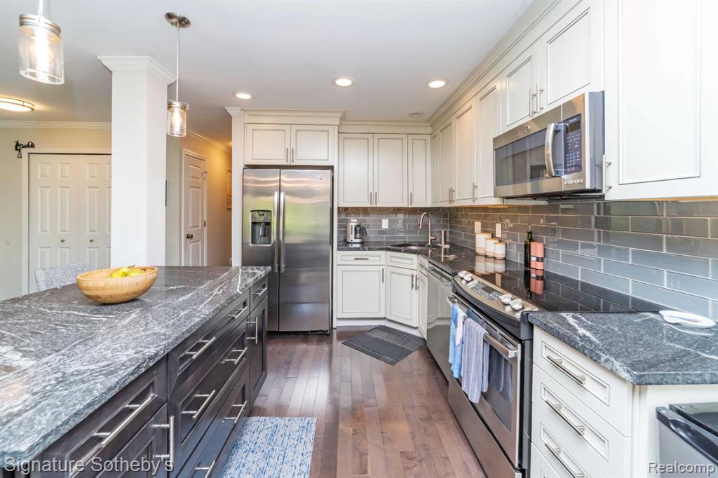 396 Concord Place, 3, Bloomfield Hills, MI 48304 — Photo 8
