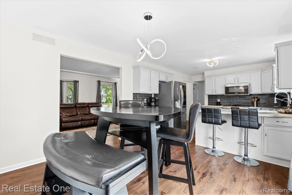 10090 Heatherway Drive, Pinckney, MI 48169 — Photo 11