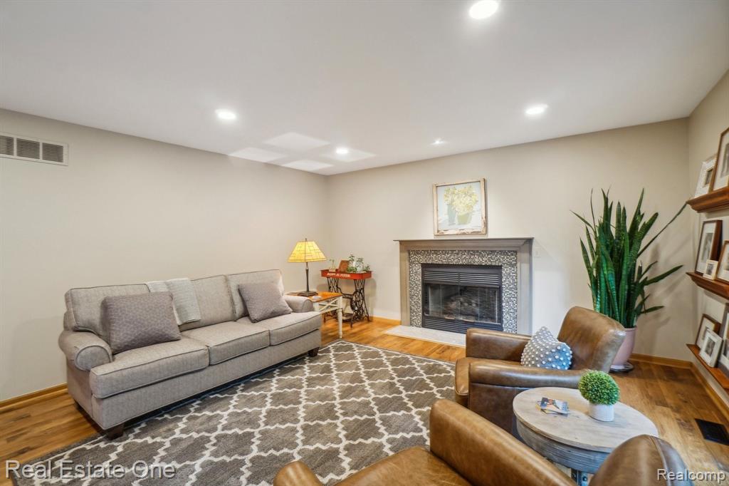 11175 SAND CRANE Way, South Lyon, MI 48178 — Photo 15