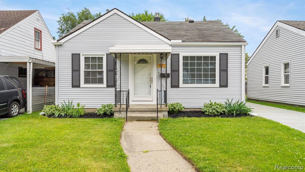 421 W MOREHOUSE Avenue, Hazel Park, MI 48030 — front exterior