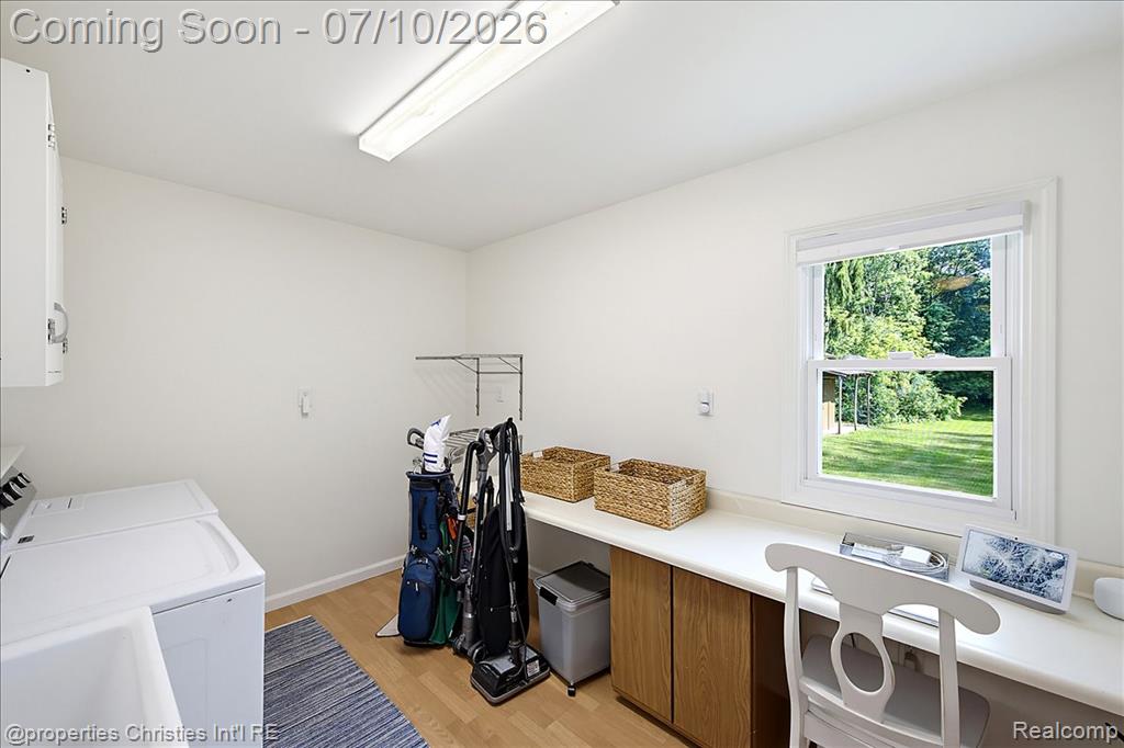 60629 Town Square Street, New Hudson, MI 48165 — Photo 17