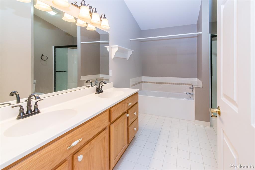 840 Heatheridge Court, Brighton, MI 48116 — Photo 32