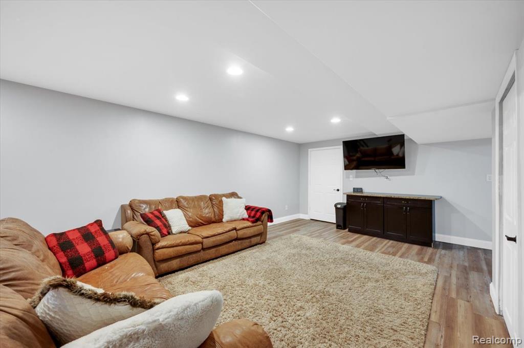 54424 Maple Creek Court, Shelby Twp, MI 48316 — Photo 37