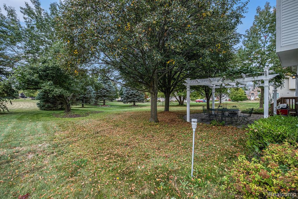 8488 Grand View Drive, Grand Blanc, MI 48439 — Photo 27