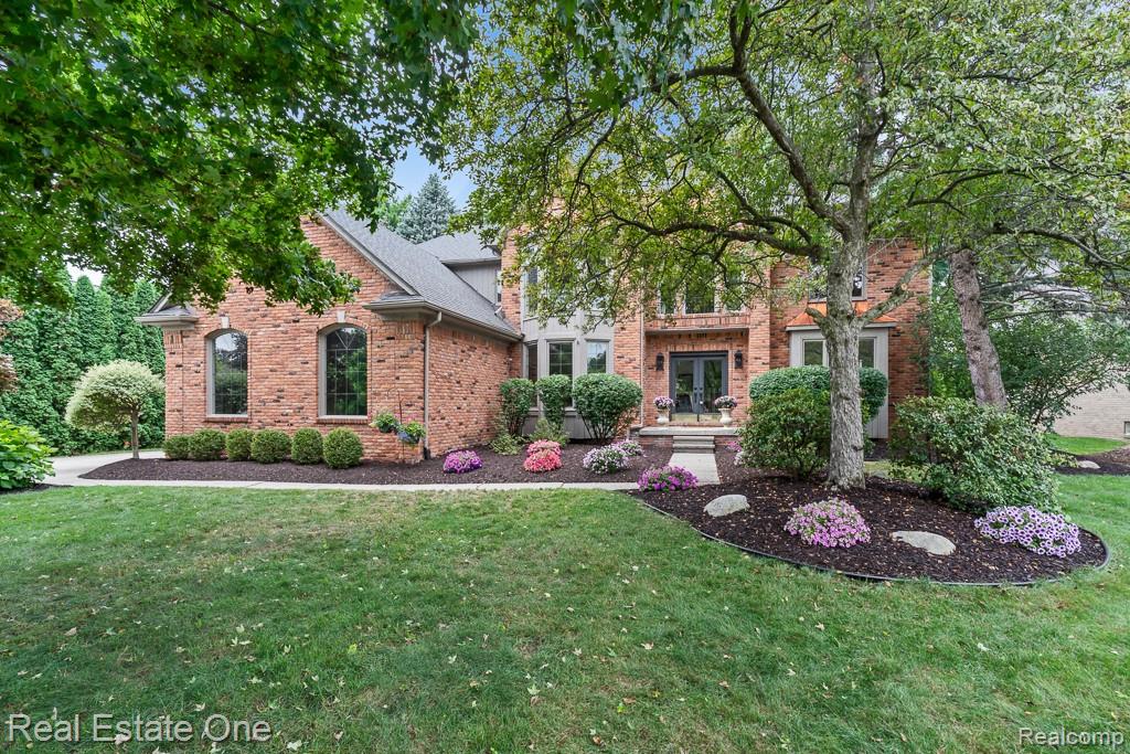 1816 Sudbury Court, Rochester Hills, MI 48306