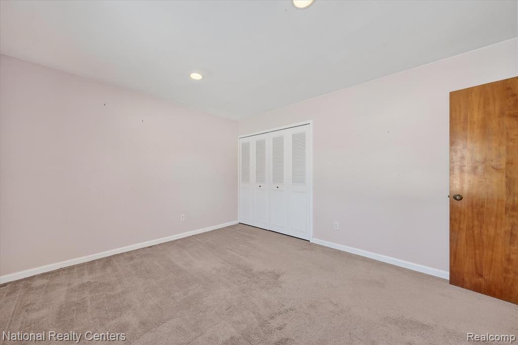 24825 Olde Orchard Street, Novi, MI — Photo 18