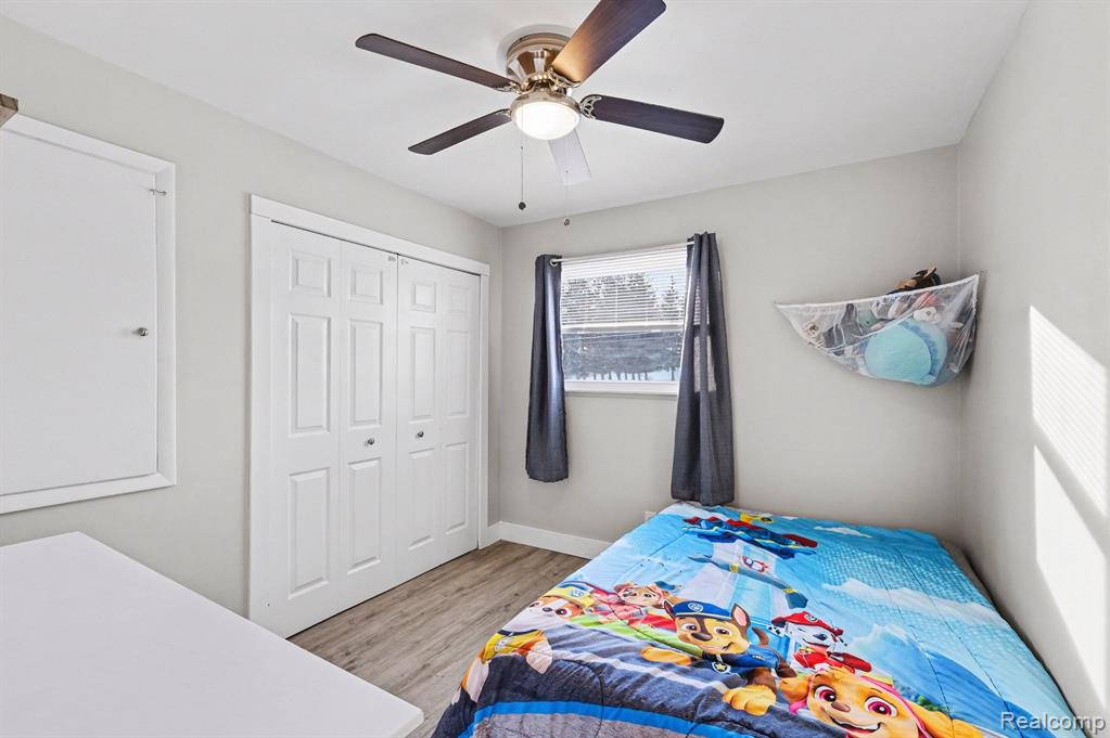 6359 E Bristol Road, Burton, MI 48519 — Photo 17