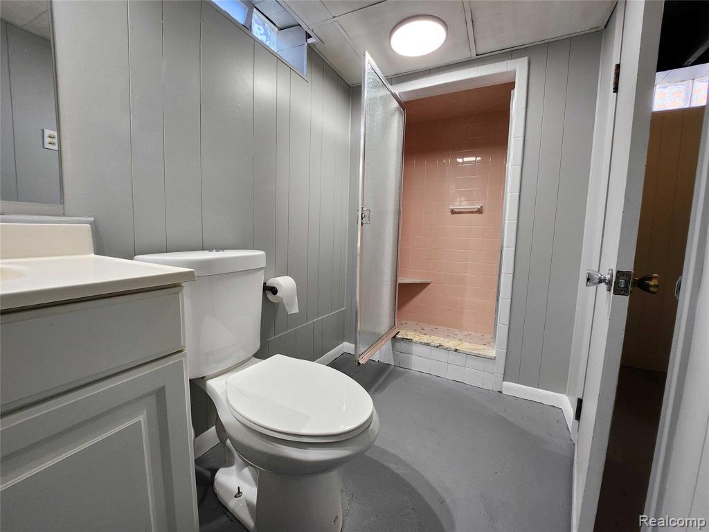24593 Rosalind Avenue, Eastpointe, MI 48021 — Photo 26