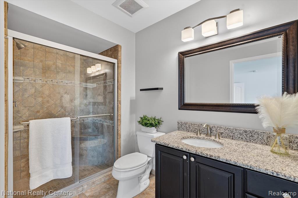 1280 Glen Court, Highland, MI — Photo 25