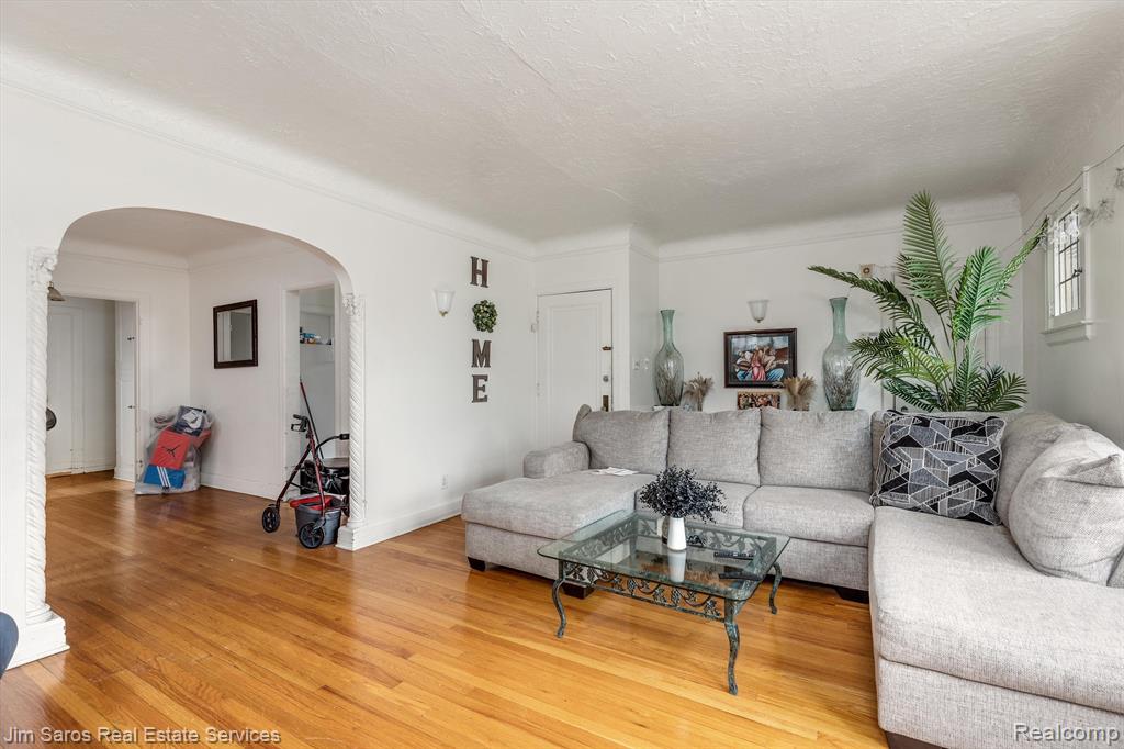 4537 KENSINGTON Avenue, Detroit, MI 48224 — Photo 5
