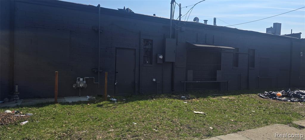 16393 E WARREN Avenue, Detroit, MI 48224 — Photo 2