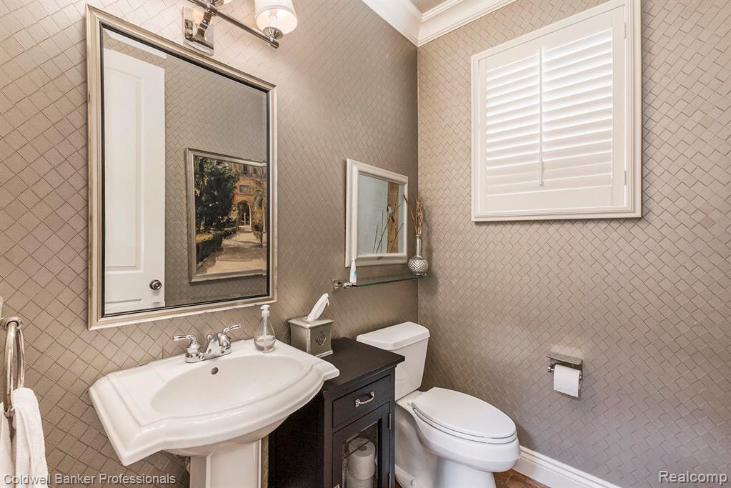 742 Emmons Avenue, Birmingham, MI 48009 — Photo 16