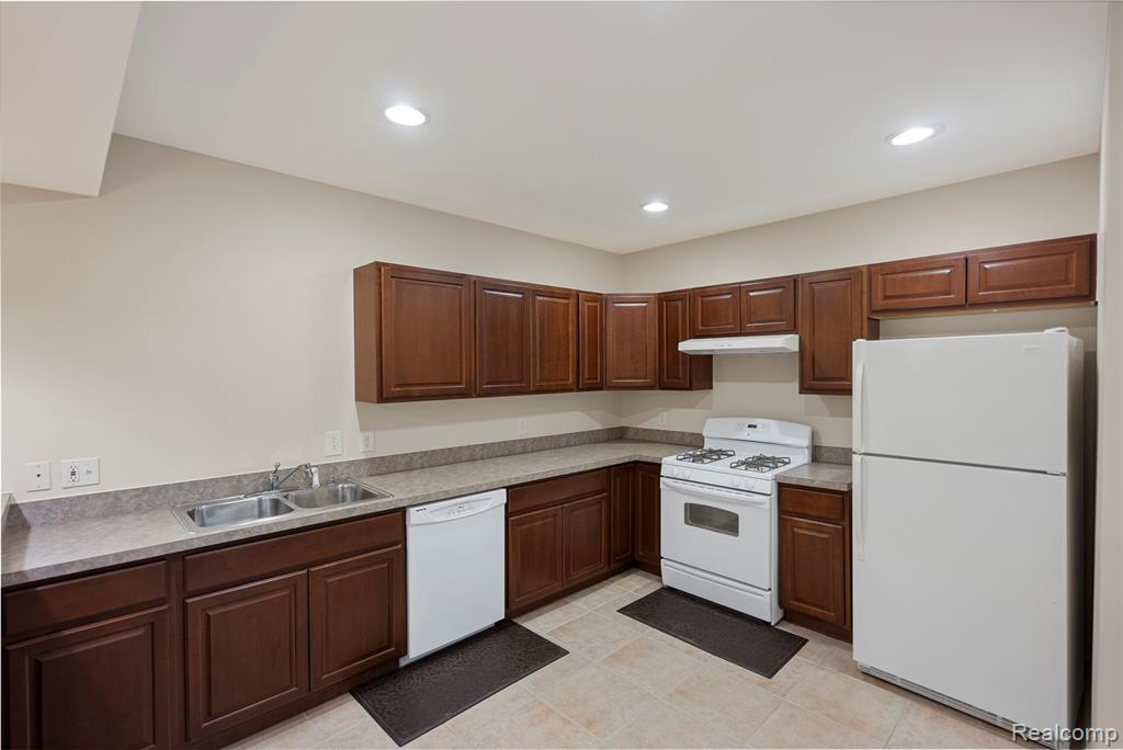 50353 Livingston Drive, Northville, MI — Photo 45