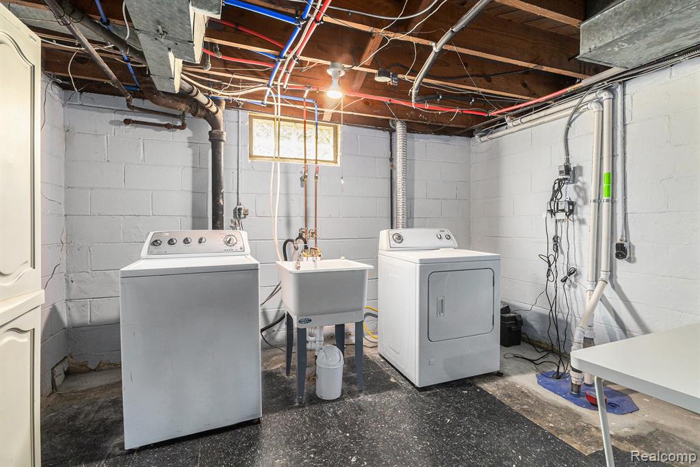 915 N Altadena Avenue, Royal Oak, MI 48067 — Photo 17