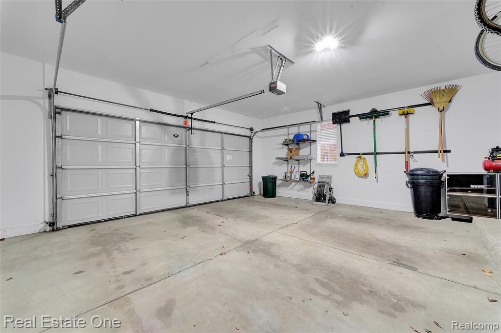 691 Chestnut Drive, Wixom, MI 48393 — Photo 53